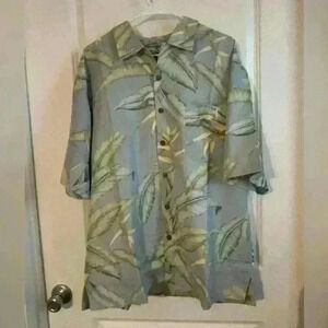 Tommy Bahama 100% Silk Tropical Shirt Size Large.